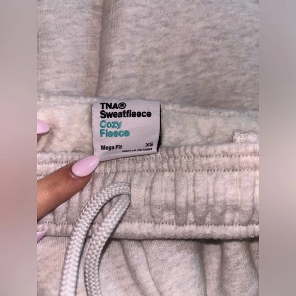 Aritzia Tna Cozy Fleece Mega Jogger/Sweatpant in Heather Cloud White! - Picture 3 of 3